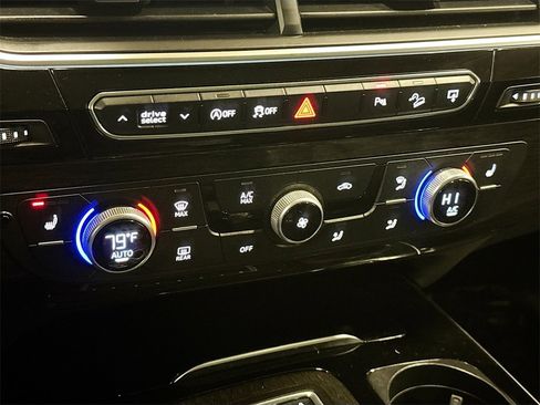 Used 2017 Audi Q7 3.0T Premium Plus w/ Premium Plus Package image 18