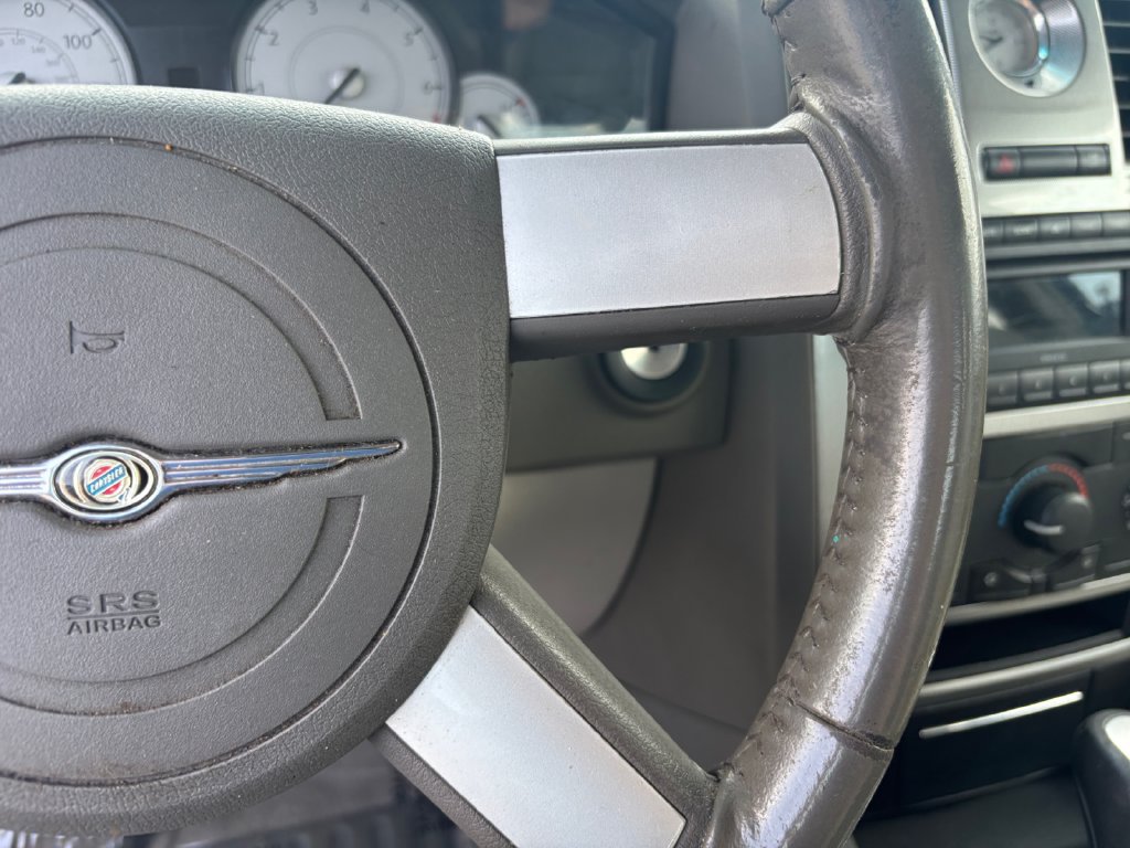 Used 2007 Chrysler 300 Touring RWD image 17