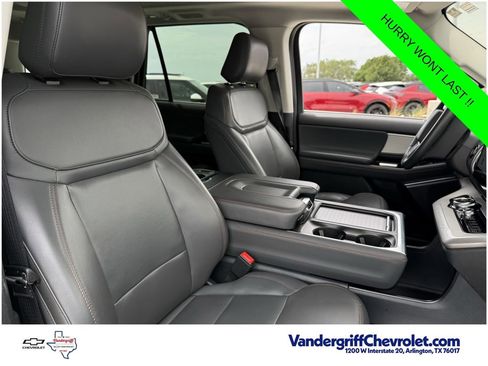 Used 2025 Ford Expedition Active AWD/4WD image 23
