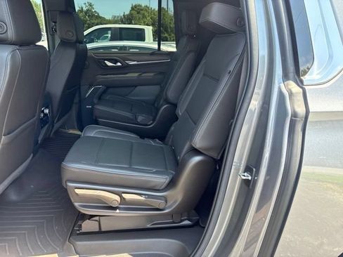 Used 2022 GMC Yukon XL Denali AWD/4WD image 11