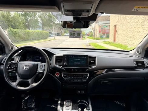 Used 2020 Honda Pilot Touring image 29