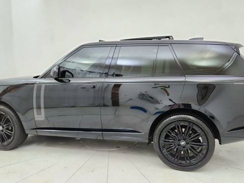 Used 2023 Land Rover Range Rover SE AWD/4WD image 4