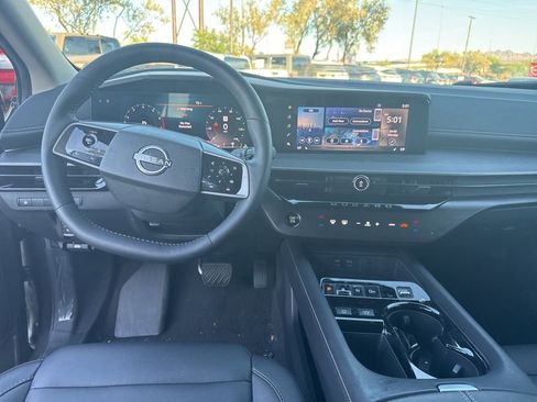 Used 2025 Nissan Murano SV image 17