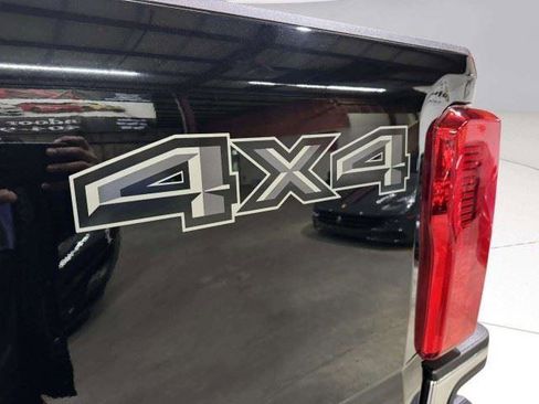 Used 2025 Ford F250 XLT AWD/4WD image 19