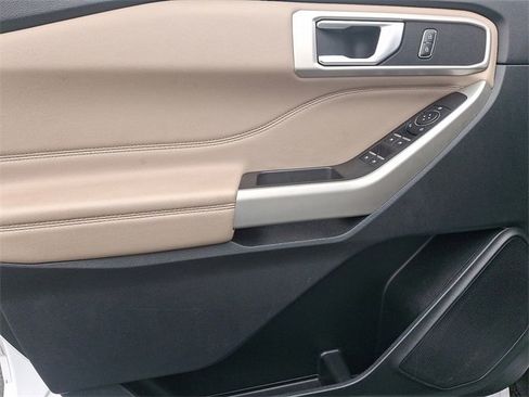 Used 2023 Ford Explorer XLT w/ Equipment Group 202A image 13