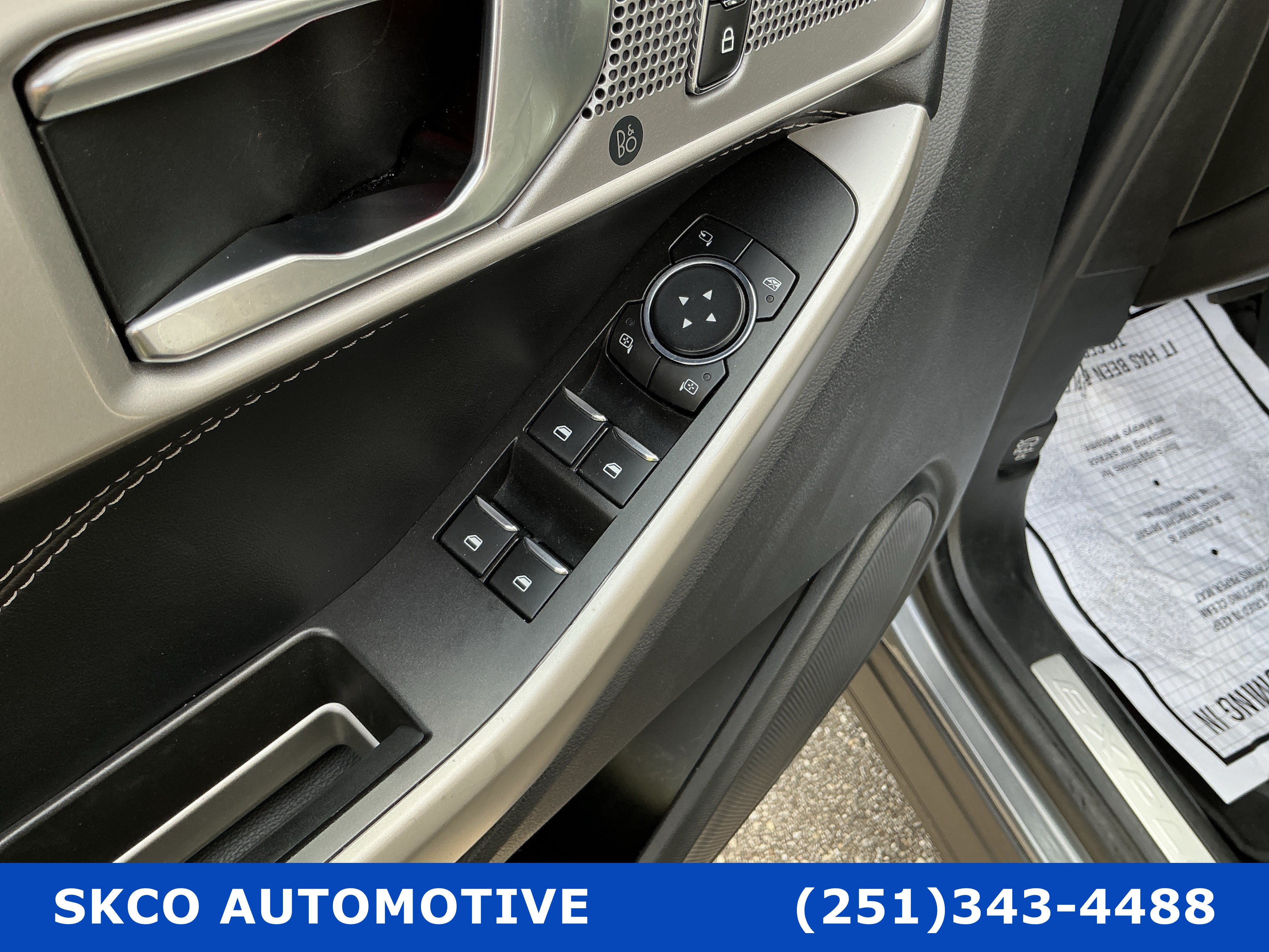 Used 2022 Ford Explorer Limited AWD/4WD image 22