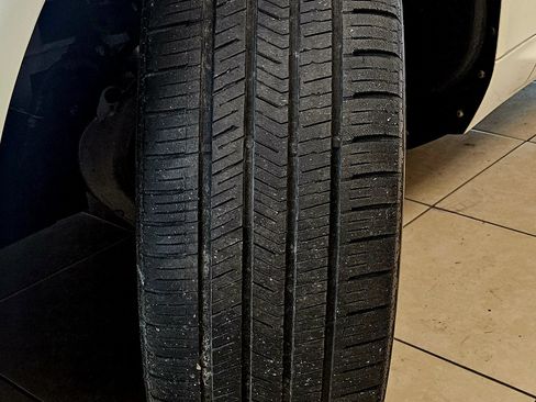 Used 2019 Volvo XC60 T8 Inscription w/ Advanced Package image 47