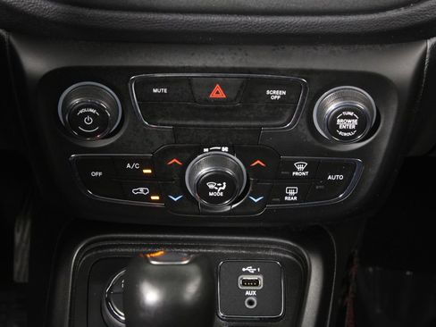Used 2020 Jeep Compass Trailhawk w/ Leather Interior Group AWD/4WD image 21