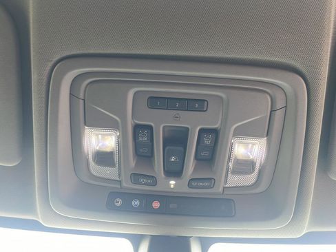 Used 2021 Chevrolet Silverado 1500 LTZ image 6