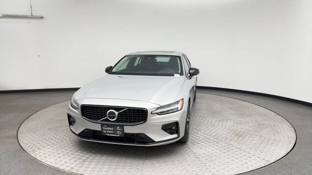 Certified 2024 Volvo S60 B5 Plus AWD/4WD image 7