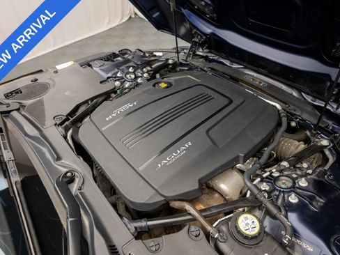 Used 2021 Jaguar F-TYPE Convertible RWD image 33