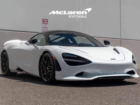 Used 2024 McLaren 750S RWD image 8