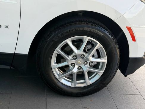Used 2024 Chevrolet Equinox LS w/ LS Convenience Package FWD image 9