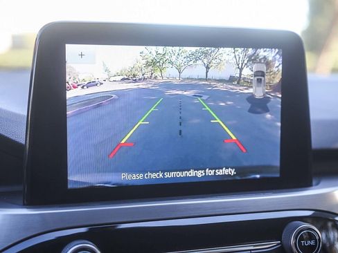 Used 2021 Ford Escape Titanium image 22