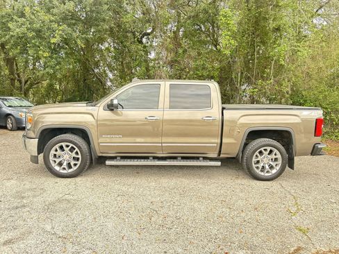 Used 2015 GMC Sierra 1500 SLT w/ SLT Crew Cab Value Package AWD/4WD image 4