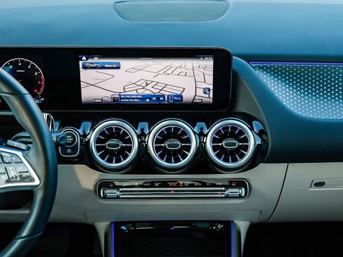 Certified 2025 Mercedes-Benz GLA 250 GLA 250 image 11