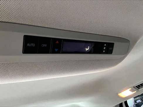 Used 2024 Toyota Sienna LE image 33