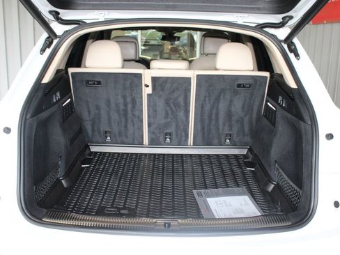 Used 2020 Audi Q5 Prestige AWD/4WD image 24