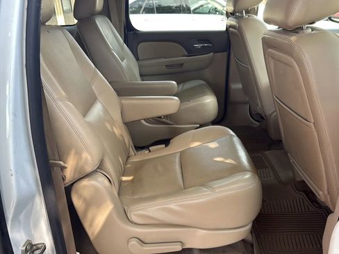 Used 2014 Chevrolet Suburban LTZ AWD/4WD image 22