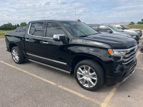 Used 2023 Chevrolet Silverado 1500 High Country w/ High Country Premium Package AWD/4WD image 1