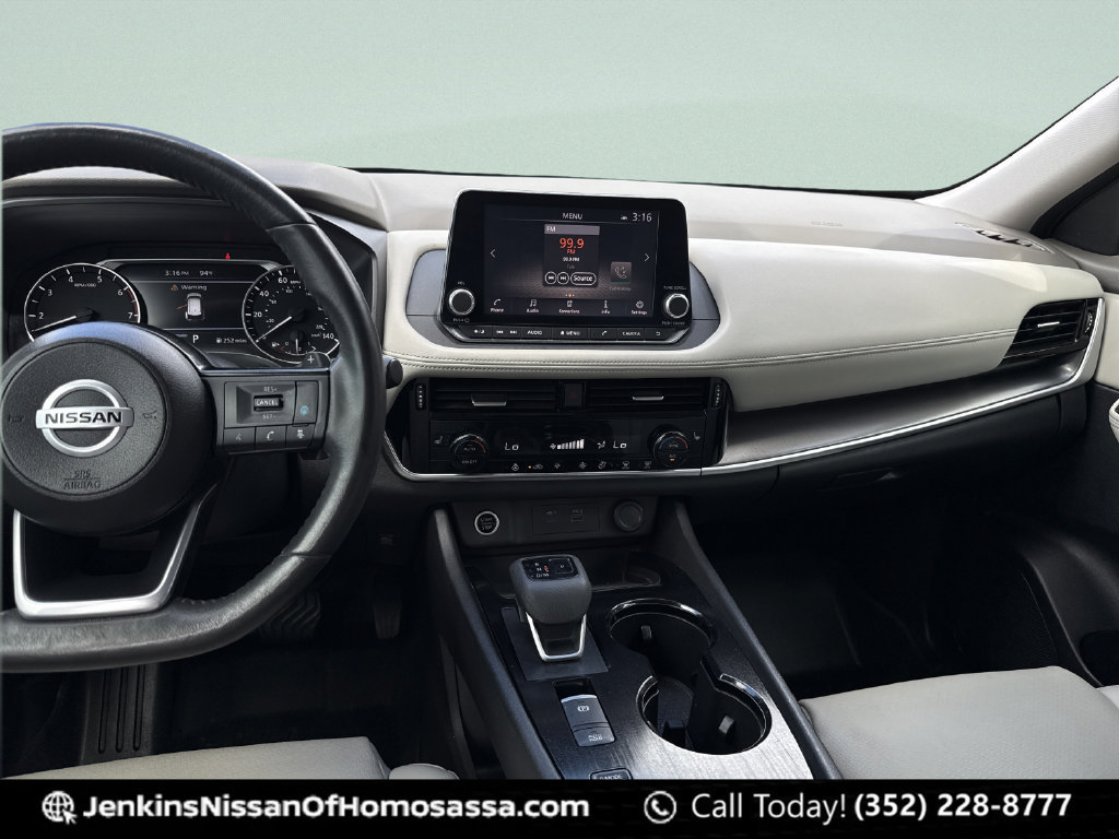 Certified 2021 Nissan Rogue SV w/ Premium Package FWD image 27