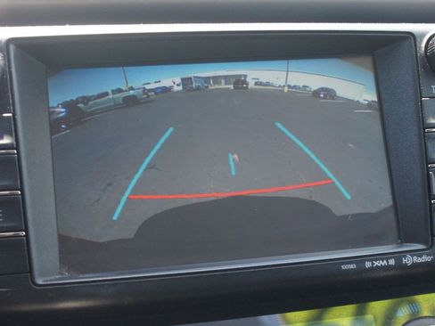 Used 2017 Toyota RAV4 XLE FWD image 8