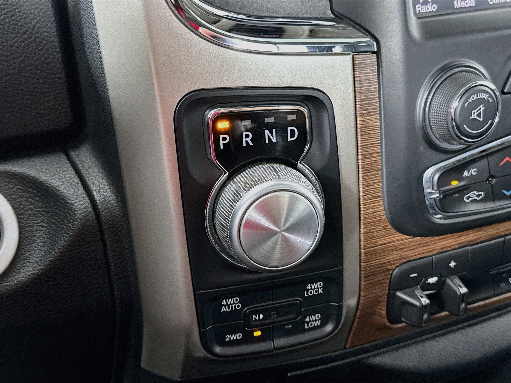 Used 2014 RAM 1500 Laramie w/ Convenience Group AWD/4WD image 17