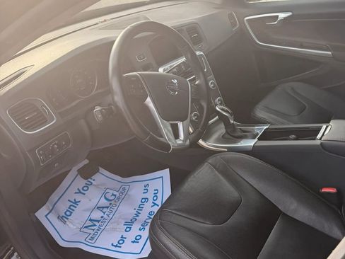 Used 2015 Volvo S60 T5 image 11