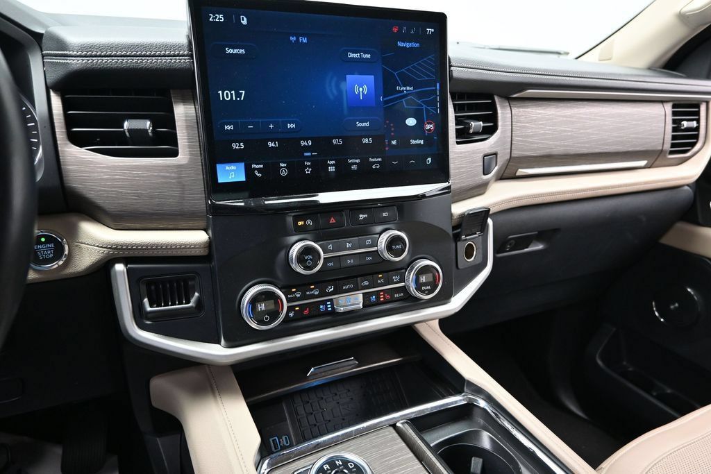 Used 2024 Ford Expedition Limited AWD/4WD image 43