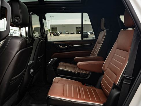 Used 2024 GMC Yukon Denali Ultimate image 37