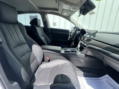 Used 2018 Honda Accord Touring image 21