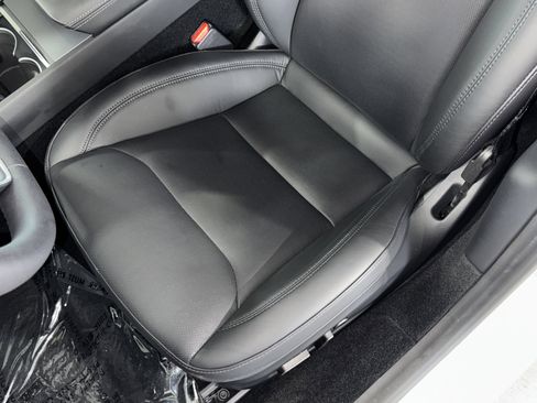 Used 2024 Tesla Model 3 Long Range AWD/4WD image 31
