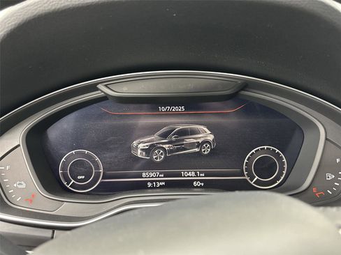 Used 2020 Audi Q5 e Premium Plus image 28