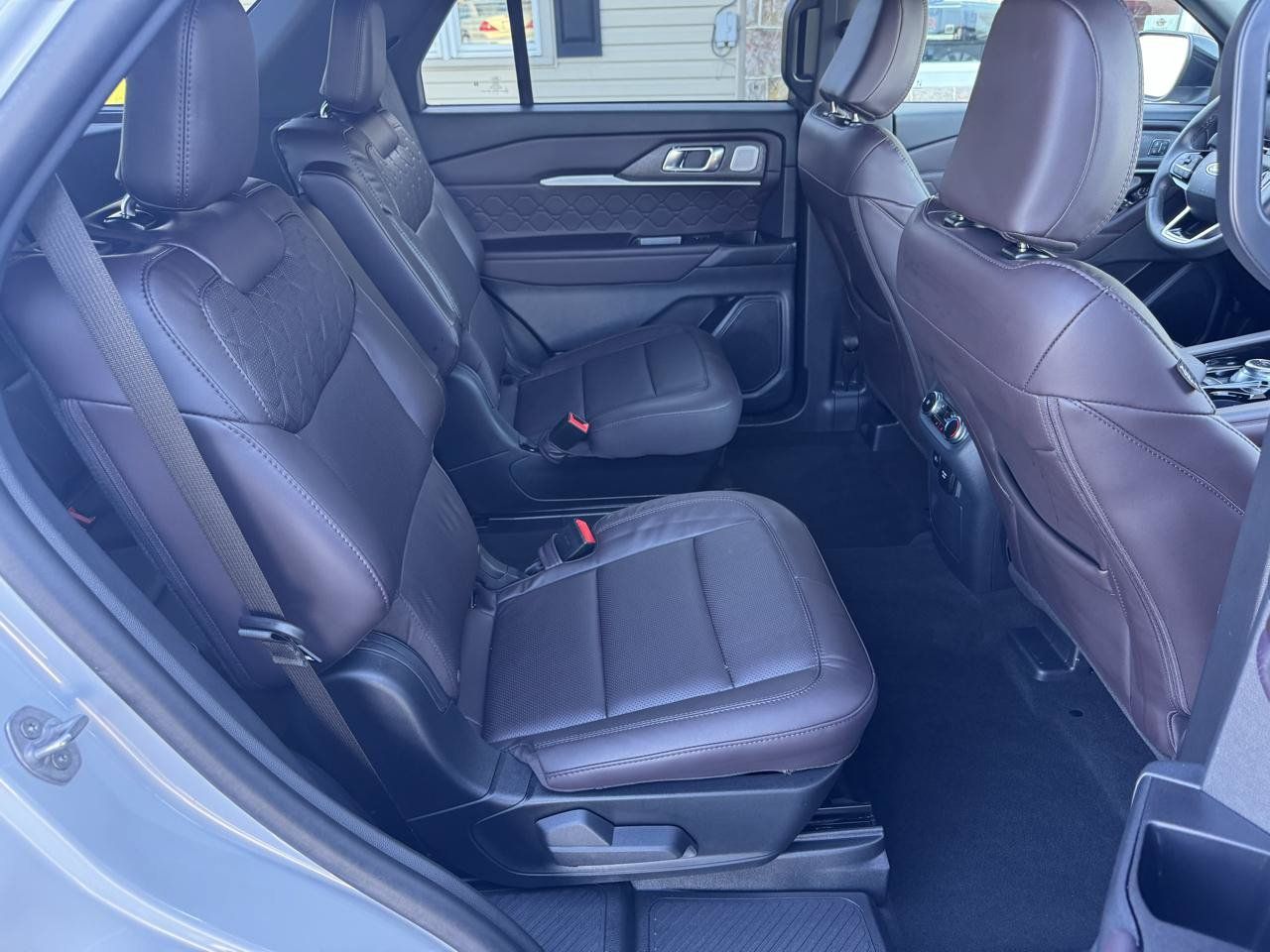Used 2026 Ford Explorer Platinum w/ LUX Leather Package AWD/4WD image 15