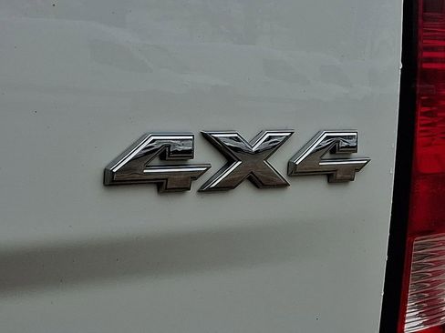 Used 2022 RAM 1500 Classic SLT w/ Electronics Convenience Group image 31