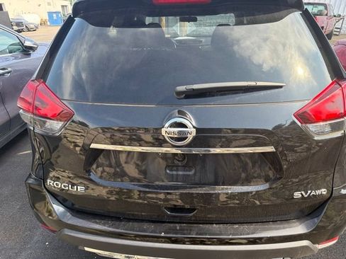 Used 2018 Nissan Rogue SV AWD/4WD image 5