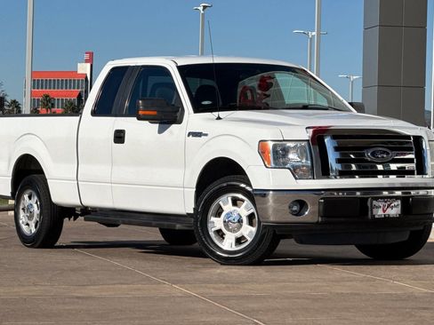 Used 2011 Ford F150 XLT w/ XLT Convenience Pkg image 2