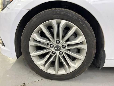 Used 2015 Hyundai Genesis 3.8 w/ Option Group 02 image 9