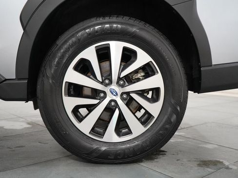 Used 2025 Subaru Outback AWD/4WD image 26