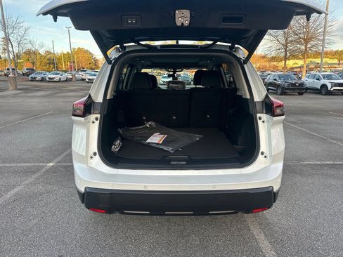 New 2026 Nissan Rogue SV FWD image 18