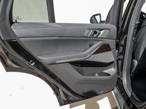 Used 2021 BMW X5 xDrive40i w/ Premium Package image 41