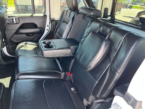 Used 2023 Jeep Wrangler Unlimited Sahara w/ Cold Weather Group AWD/4WD image 18