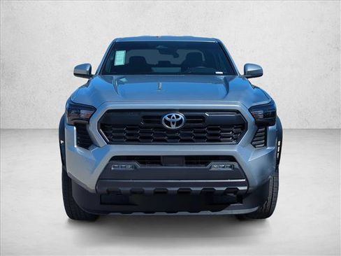 Certified 2025 Toyota Tacoma TRD Off-Road AWD/4WD image 2
