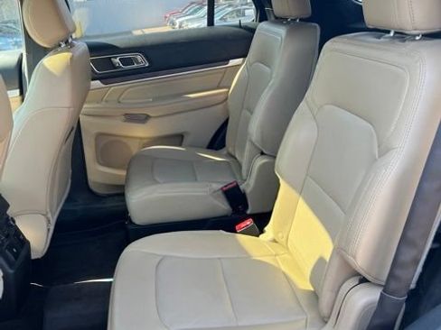 Used 2017 Ford Explorer Limited w/ Equipment Group 301A AWD/4WD image 21