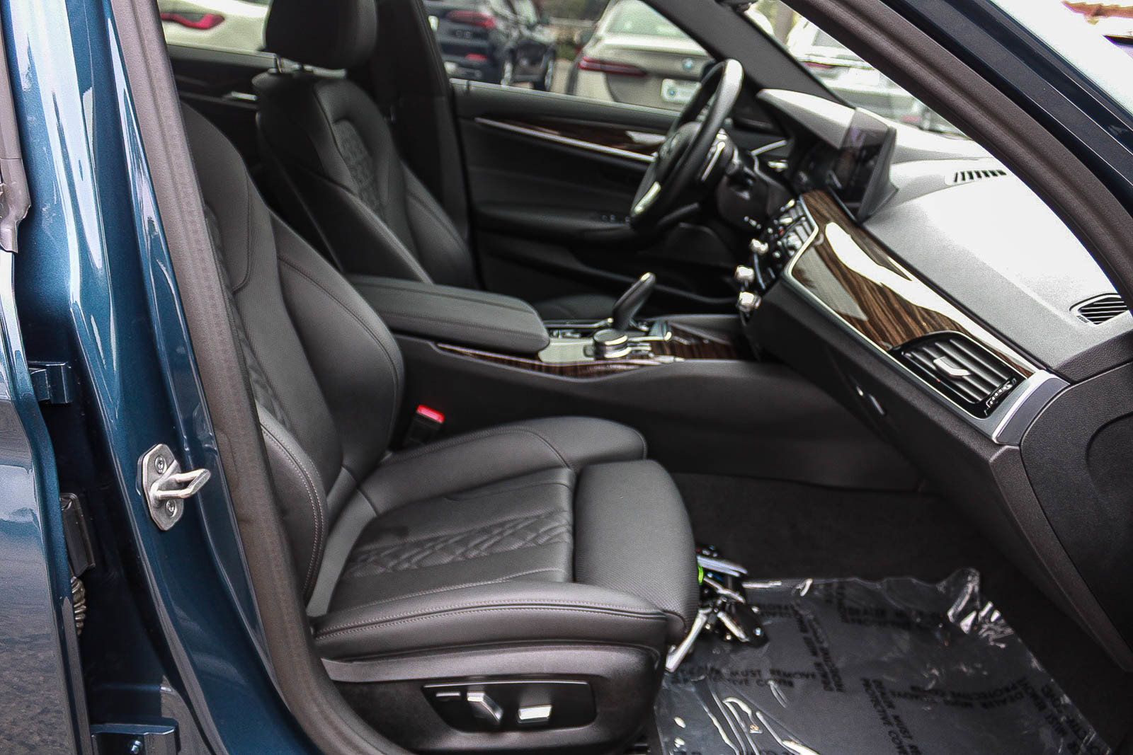 Used 2023 BMW 540i w/ Premium Package RWD image 16