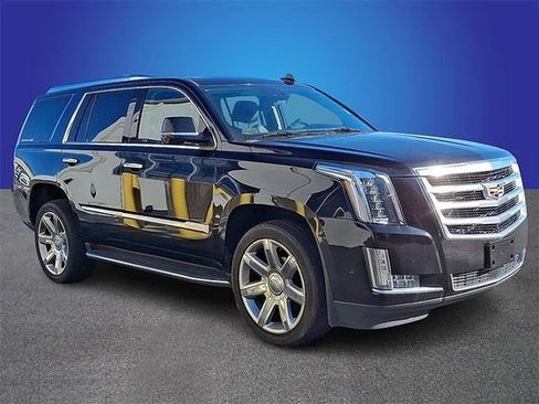 Used 2020 Cadillac Escalade Premium Luxury image 3