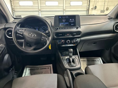 Used 2023 Hyundai Kona SE FWD image 4