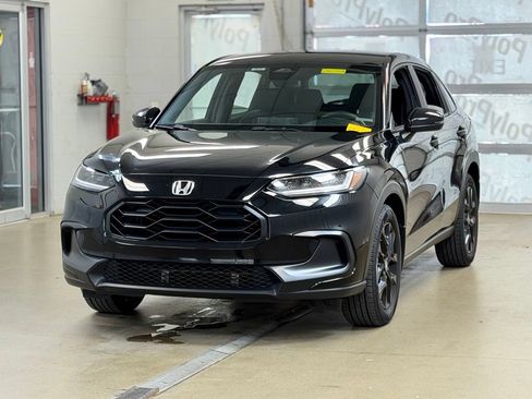 Used 2025 Honda HR-V Sport image 3