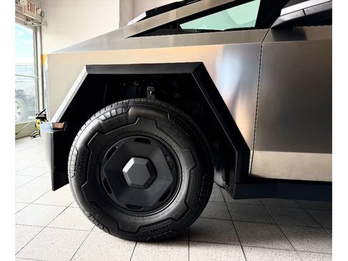 Used 2026 Tesla Cybertruck AWD Crew Cab image 13