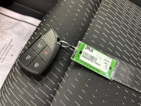 Used 2025 Chevrolet Equinox LT FWD image 25